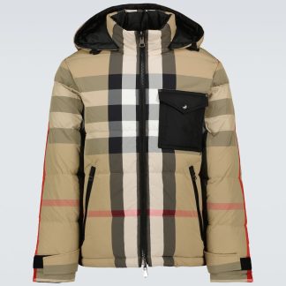 projektant mody Burberry Odwracalna kurtka puchowa Burberry Check w kolorze beżowym